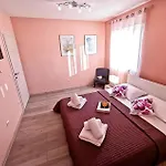 Stunning Apartment In Pula With Wifi